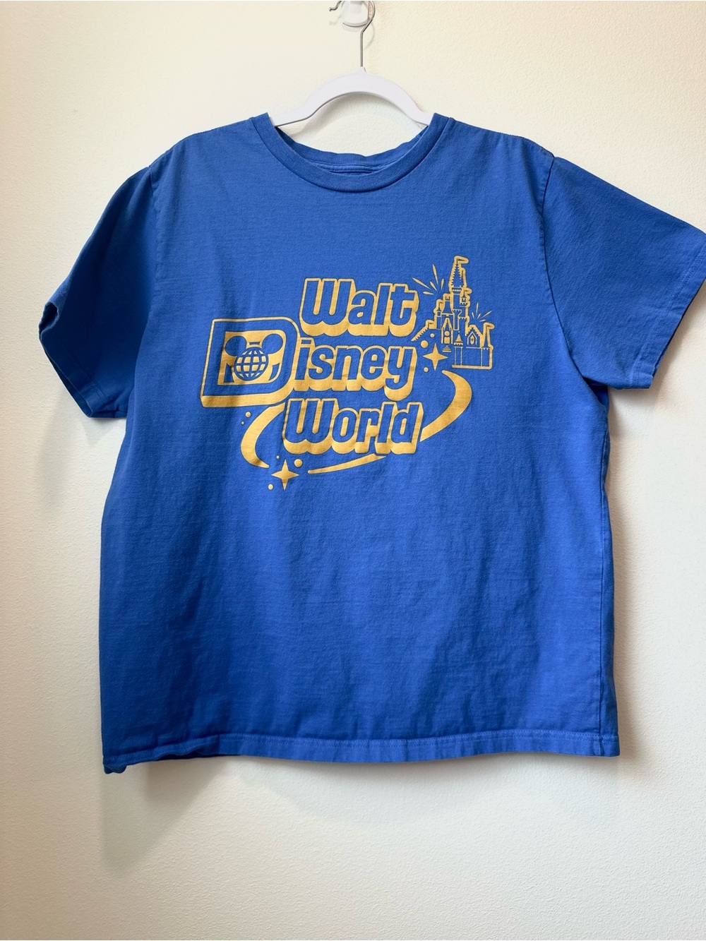 Disney Blue Tee with Gold Walt Disney World Graphic (vintage)